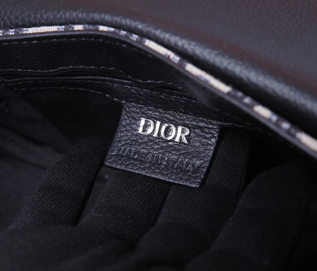 Dior men's SADDLE men's crossbody bag - Image 8