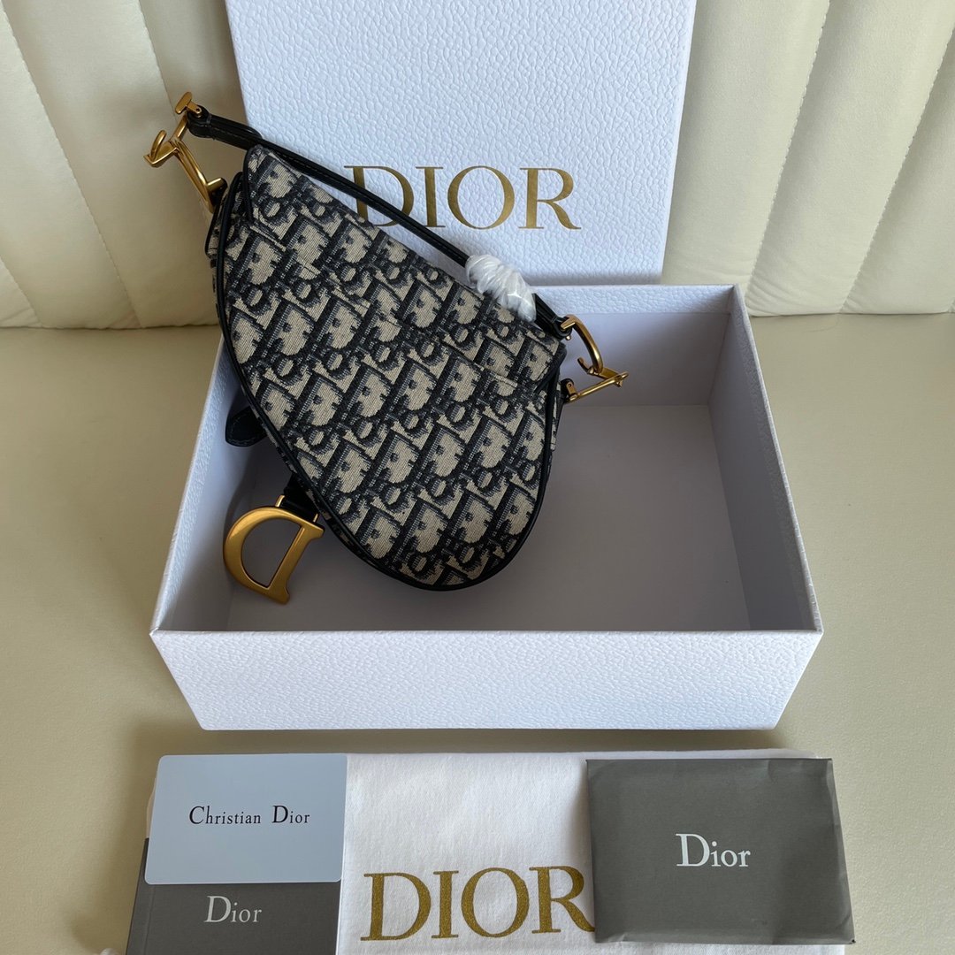 High-end quality, classic monogram embroidery, - Image 2