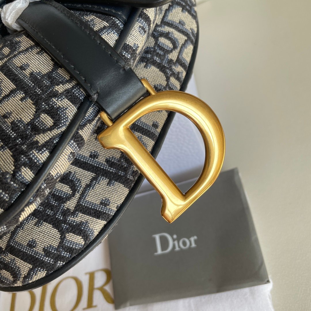 High-end quality, classic monogram embroidery, - Image 3