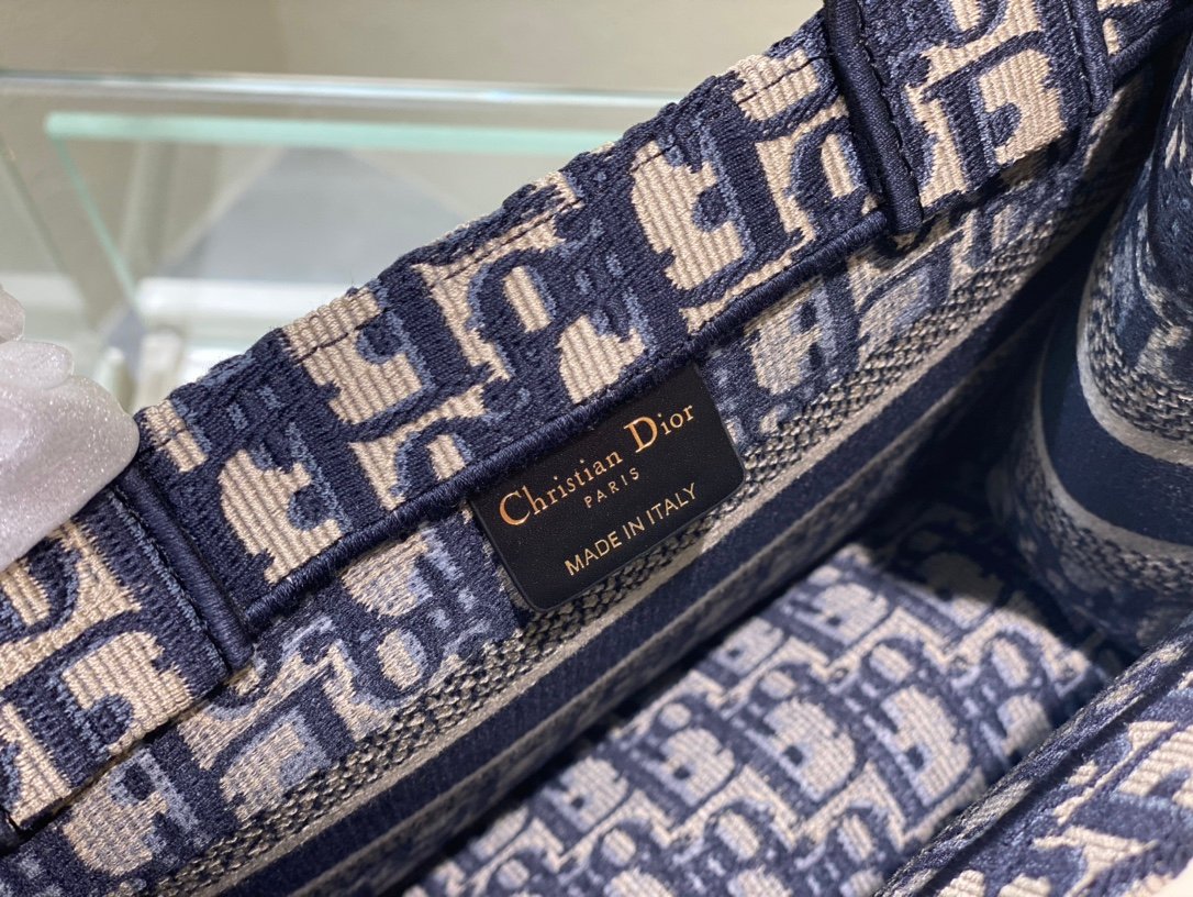 [Dior Book Tote - Image 9