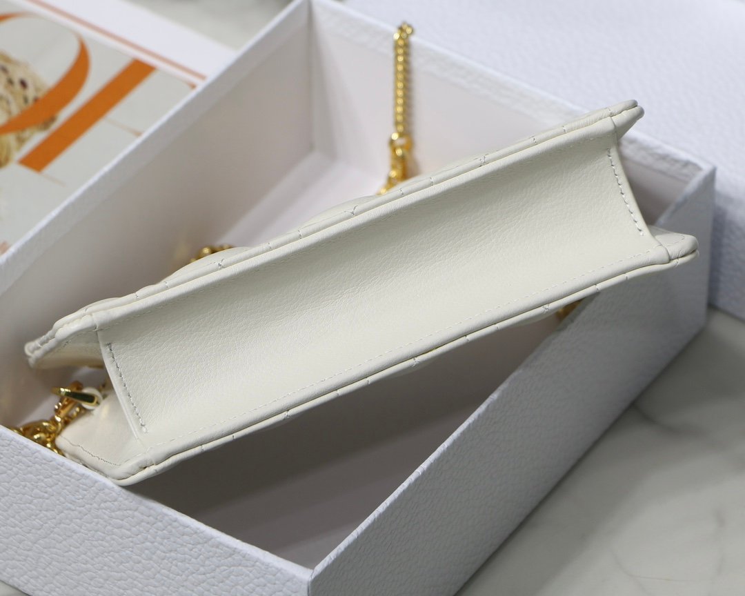 【Di.or Caro Chain Bag】7002 White - Image 7