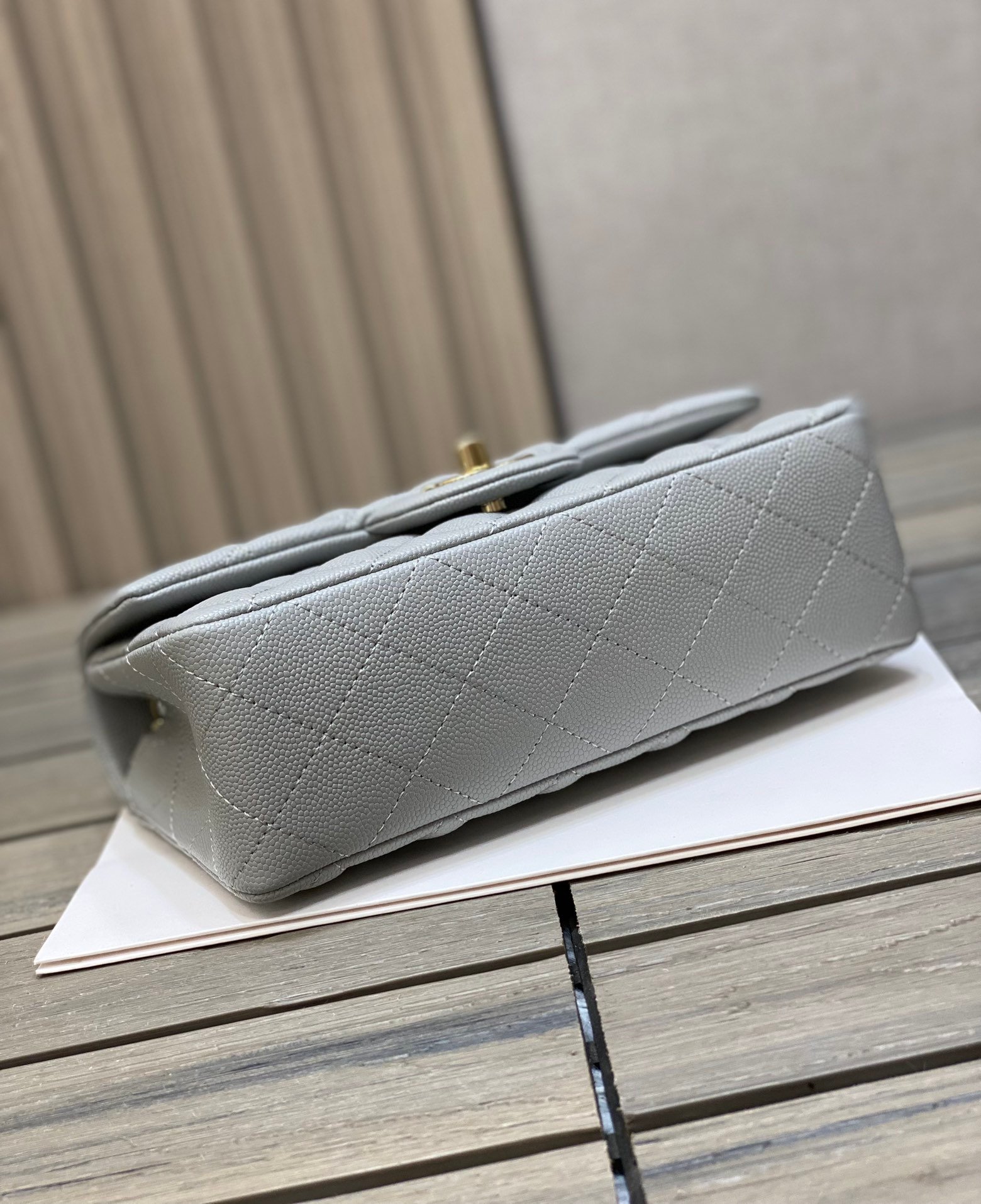 Series Exclusive quality of caviar small ball pattern All steel hardware with lamb skin inside - Image 4