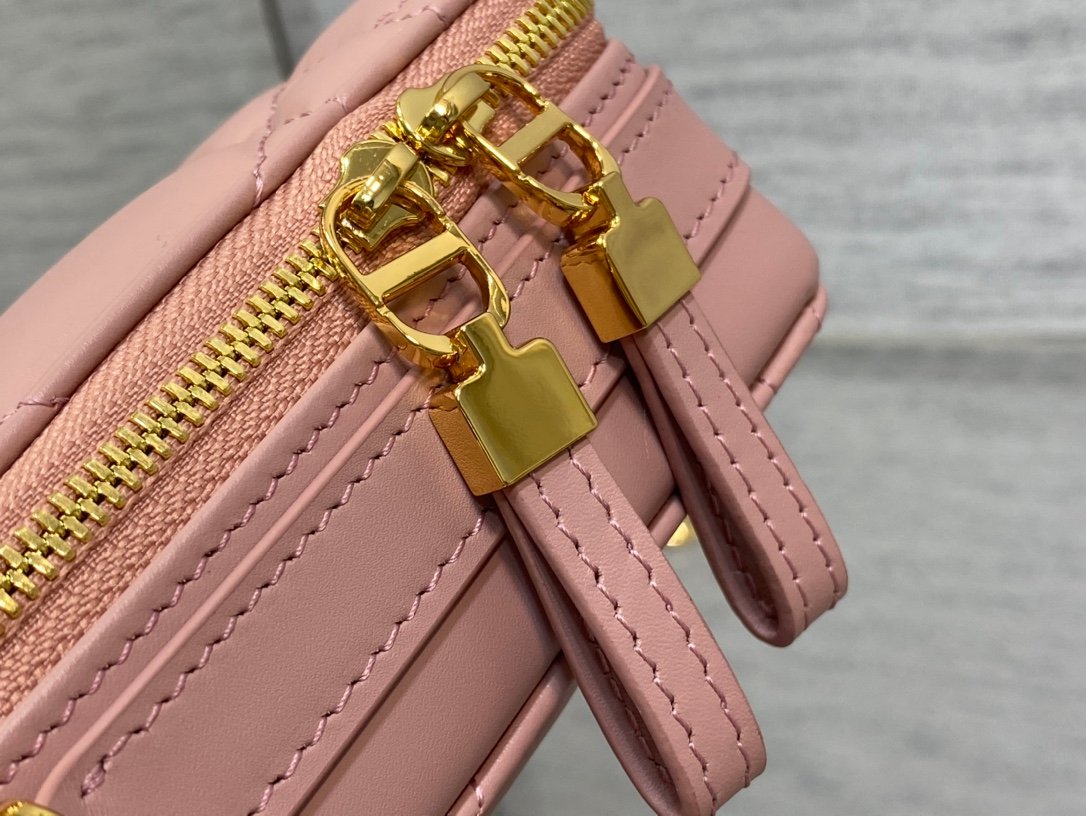 The latest camera bag - Image 9