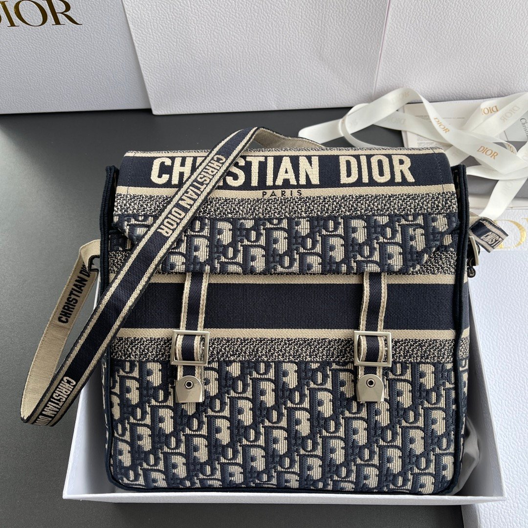 Diorcamp Messenger Bag M1241 - Image 9