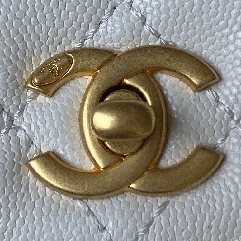 23p Chanel Model 92990 Handle - Image 3