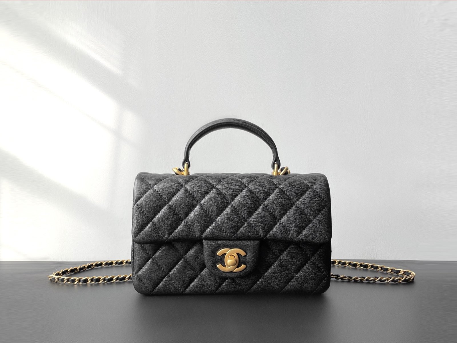 ¥ Newly upgraded!
Cf wrist cover bag