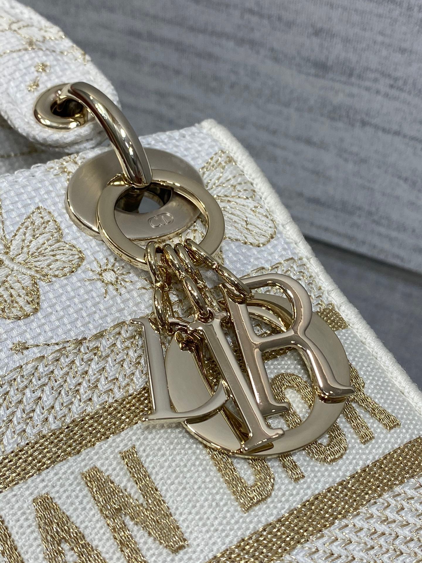 Lady embroidery romantic flower serie M6603 - Image 3