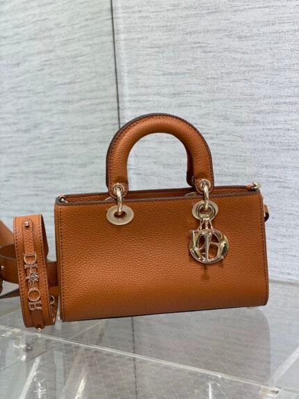 Lady D-Sire leather grain series M9221