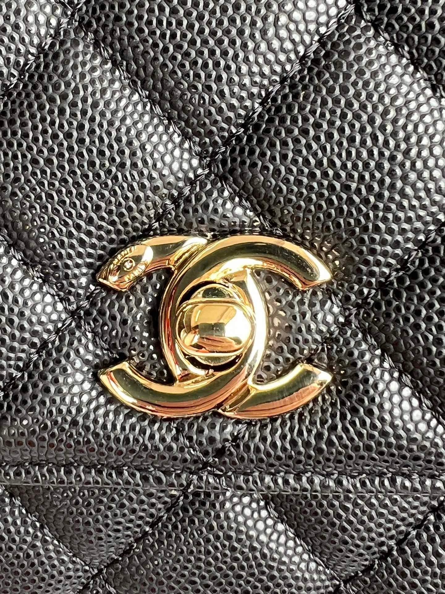 2024K new model 92990 car side with lambagskin inside and mouth cover handbag - Image 5