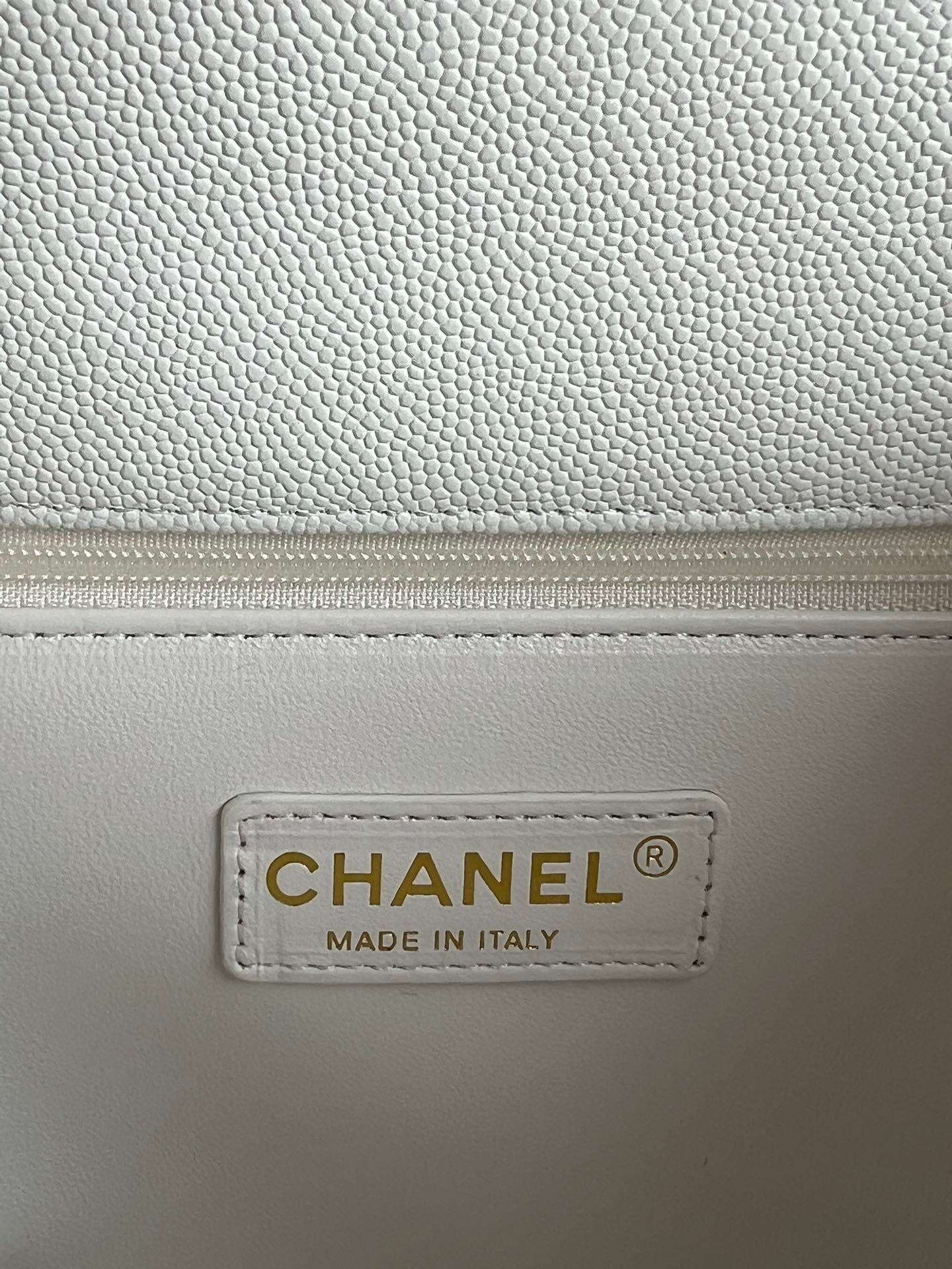 2024K new model 92991 car side with lambagskin inside and mouth cover handbag - Image 8