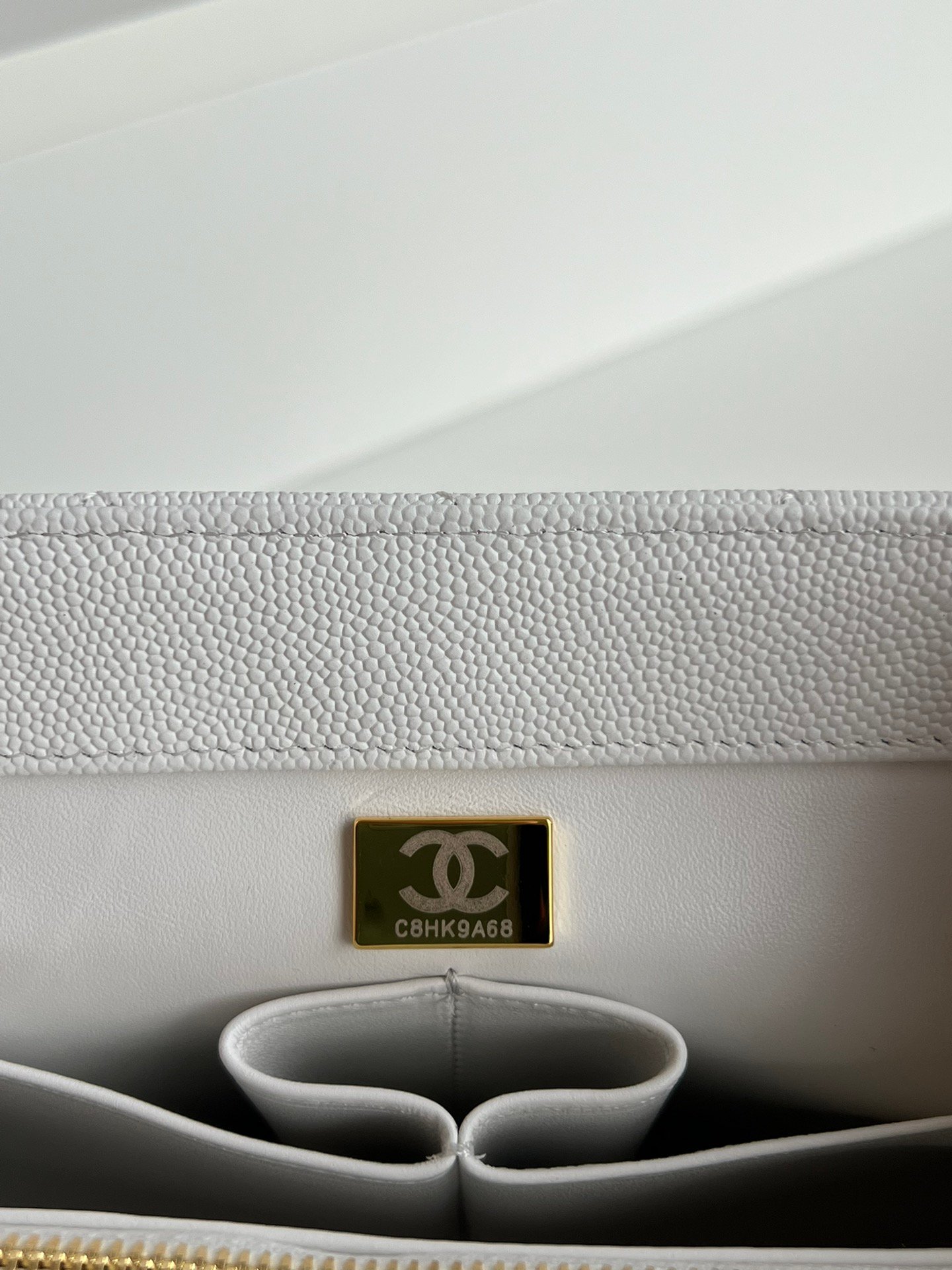 2024K new model 92991 car side with lambagskin inside and mouth cover handbag - Image 9