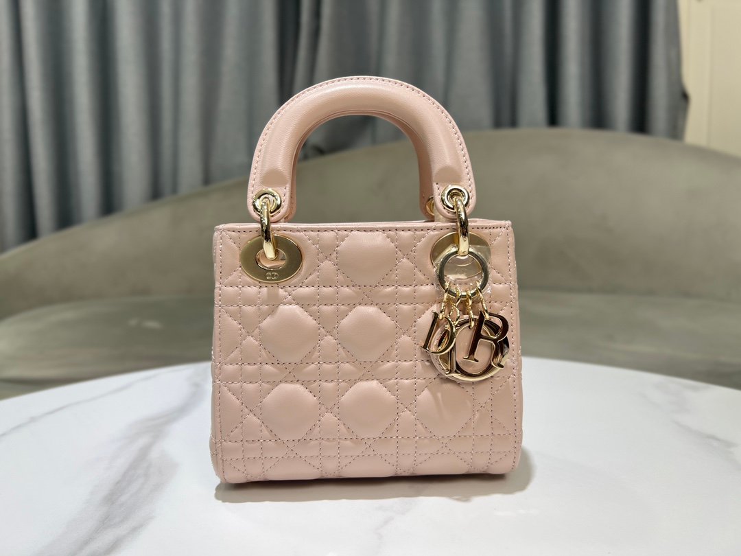 Mini Lady Dior Bag
Rouge Pink Lambskin Cannage 1004 - Image 3