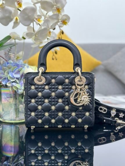 Lady Dior My four-grid constellation studs are black,