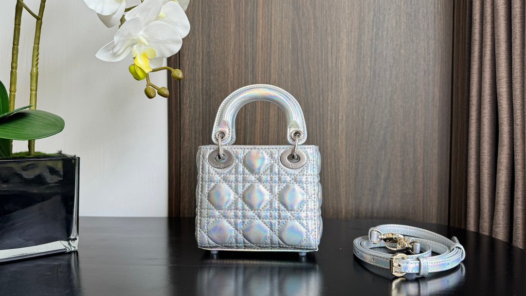 Lady Dior Mini Bag M6601 - Image 6