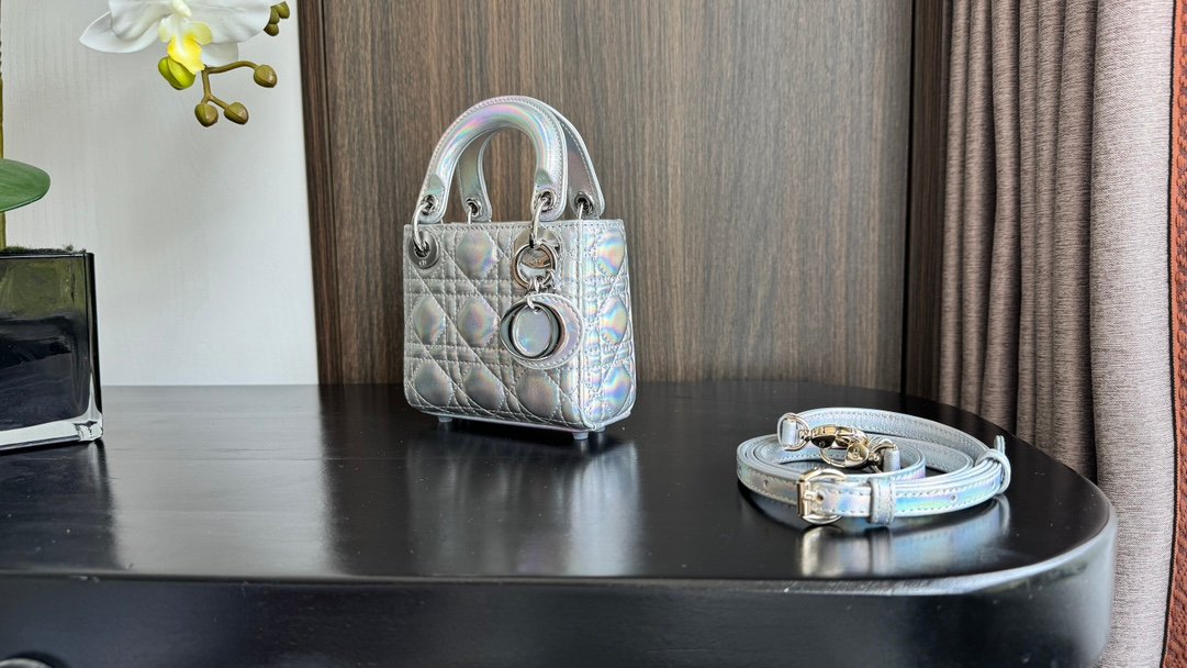 Lady Dior Mini Bag M6601 - Image 4