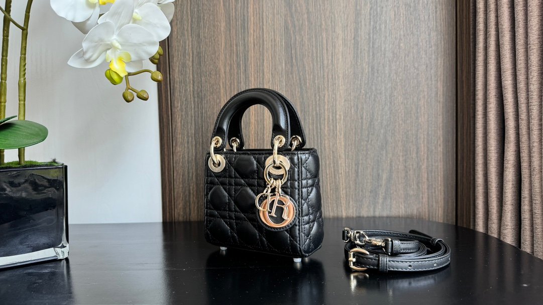 Lady Dior Mini Bag M6601 - Image 4