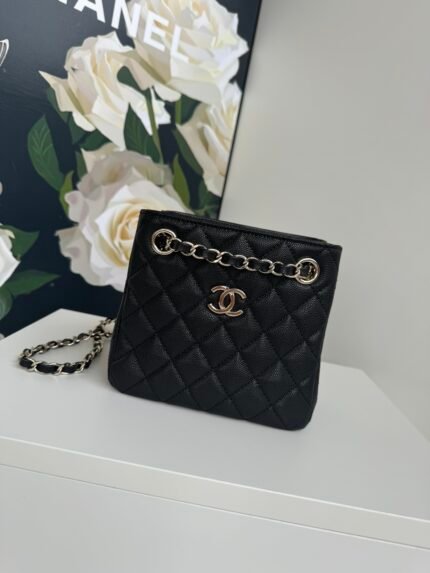 CHANEL2022 spring and summer new model. The latest Tote bagucket bag