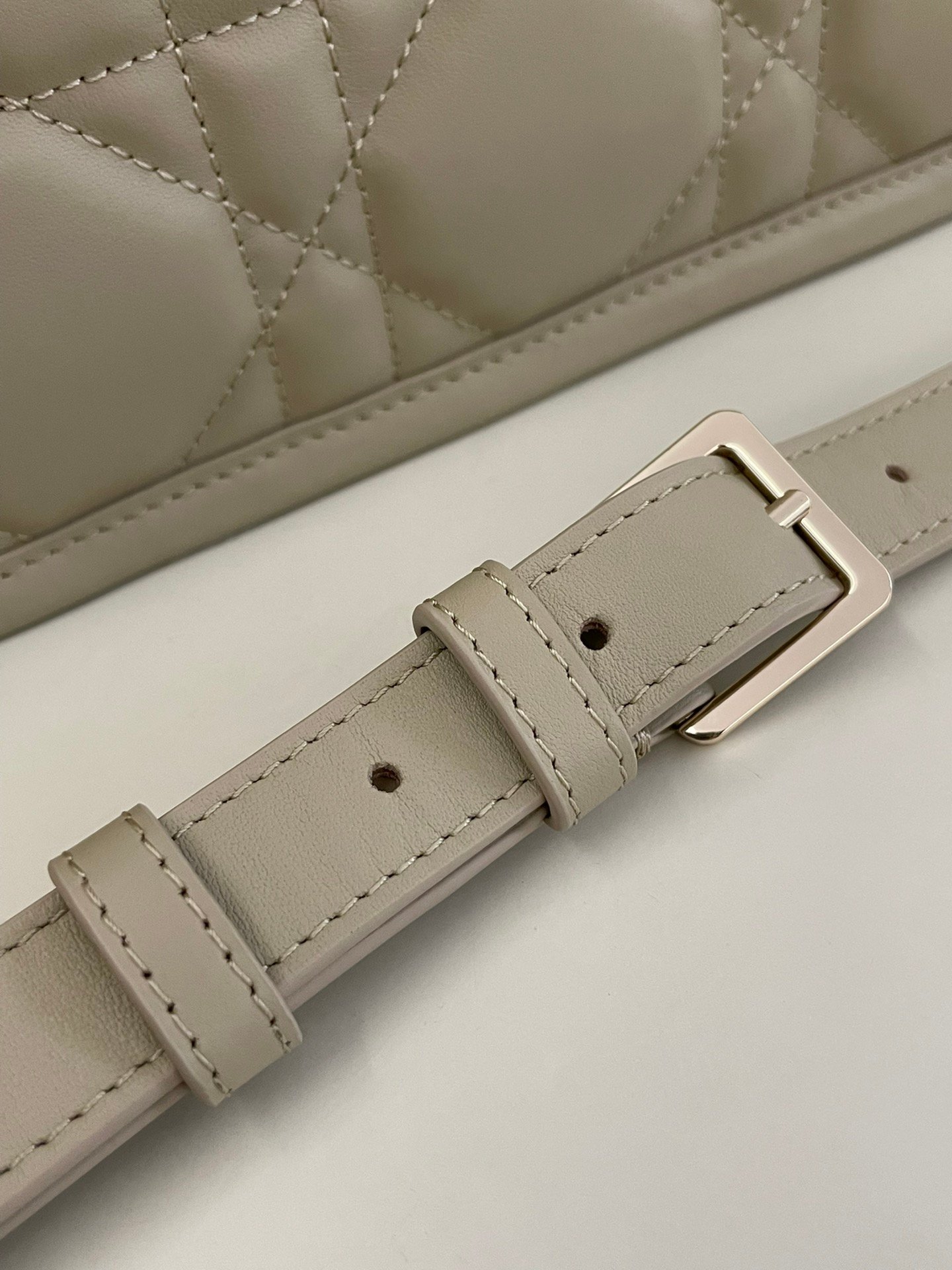 Medium cream apricot M9214 - Image 4