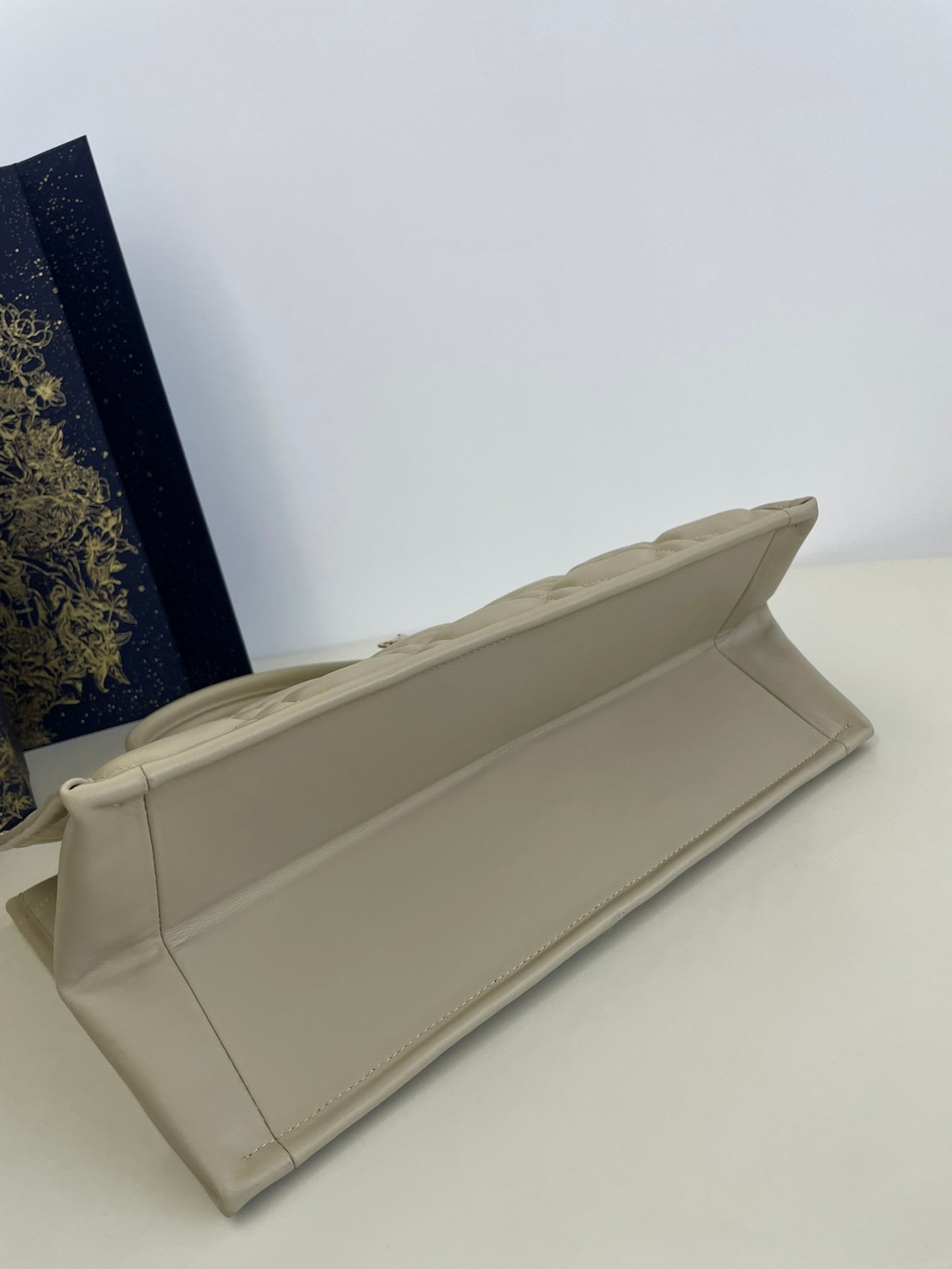 Medium cream apricot M9214 - Image 7