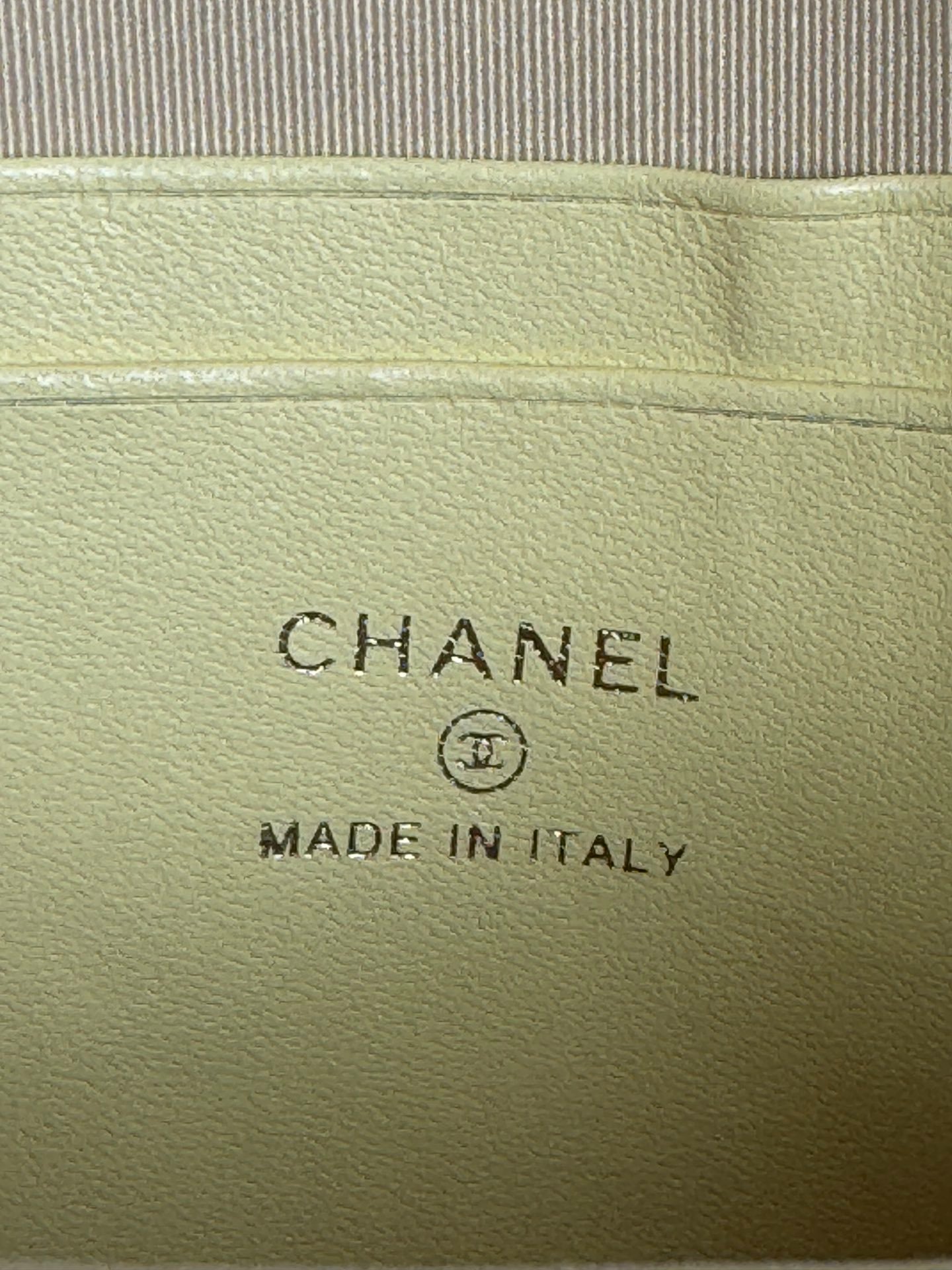 Chanel 24cA mini lychee pattern small shoulders. - Image 9