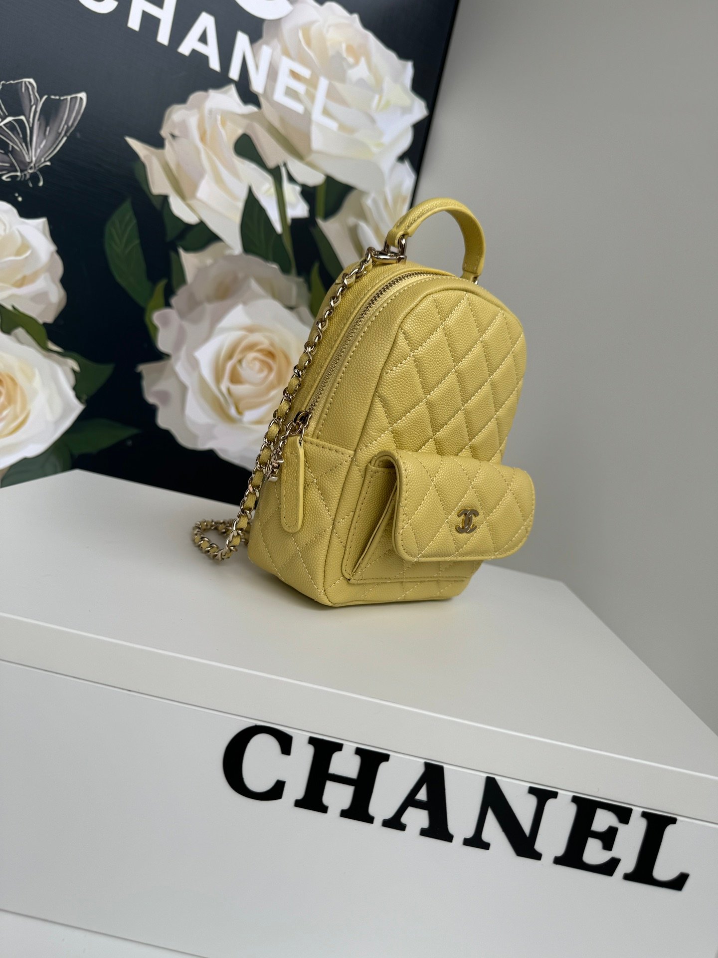 Chanel 24cA mini lychee pattern small shoulders. - Image 3