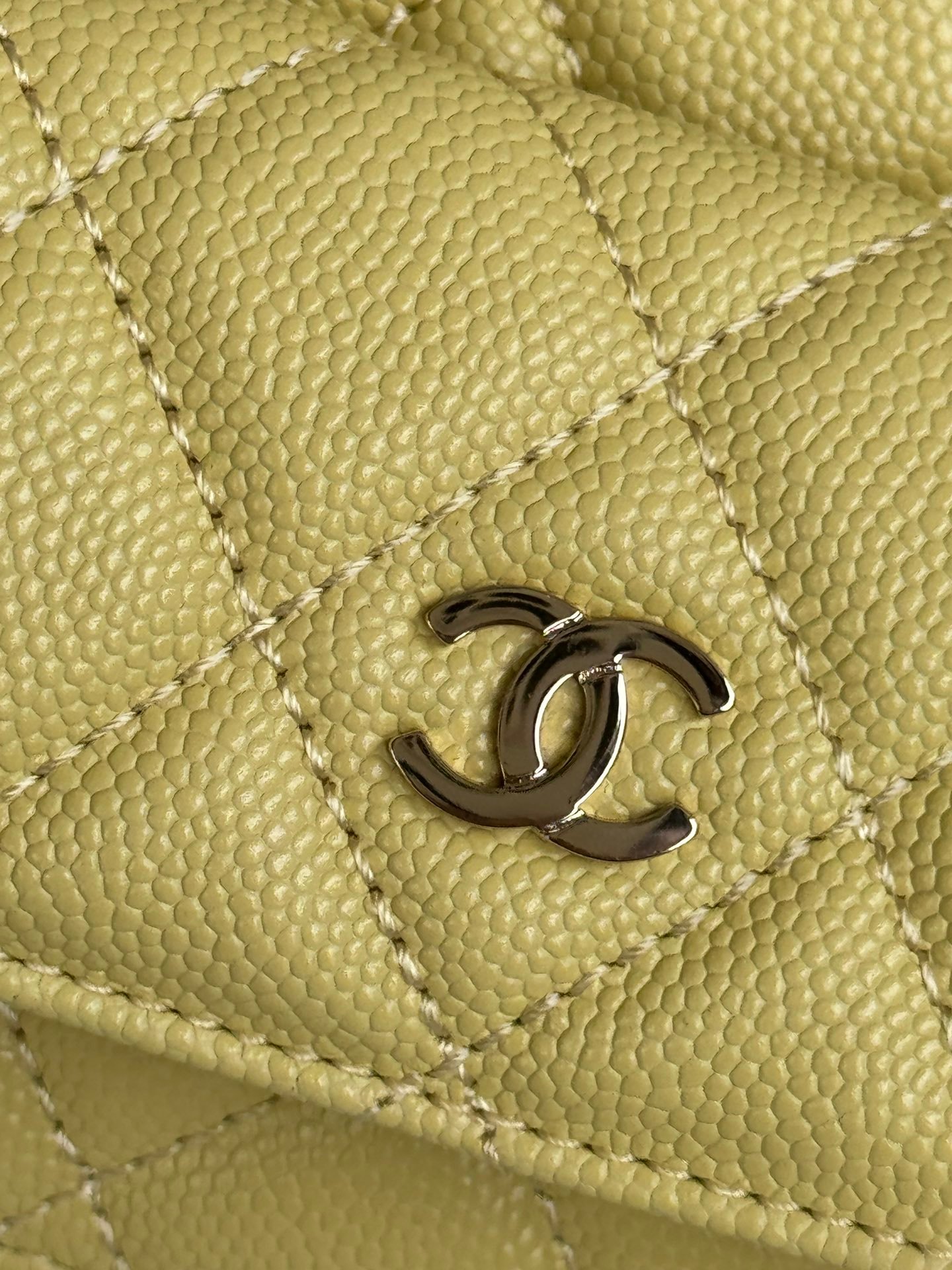 Chanel 24cA mini lychee pattern small shoulders. - Image 6