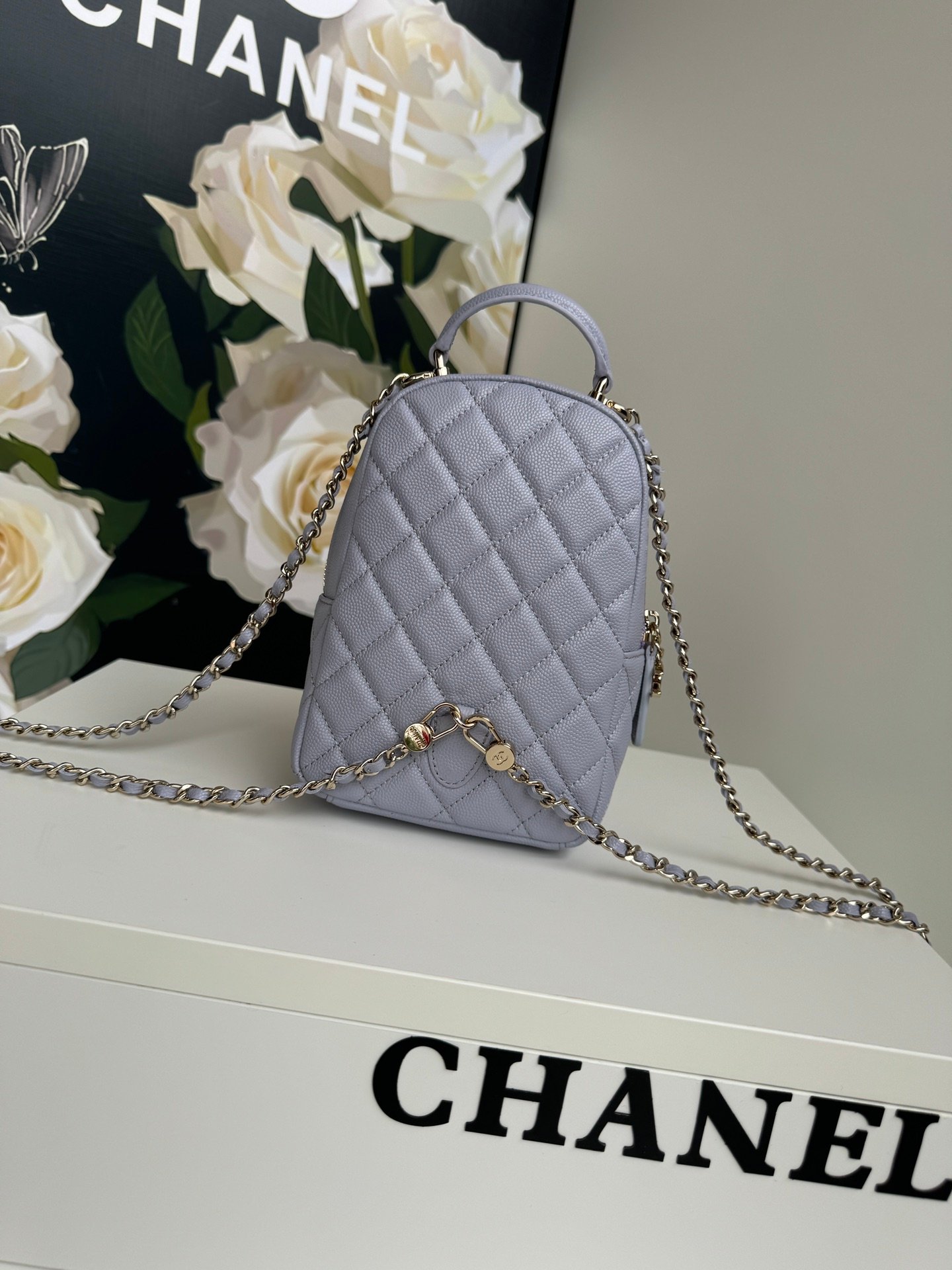 Chanel 24cA mini lychee pattern small shoulders. - Image 2