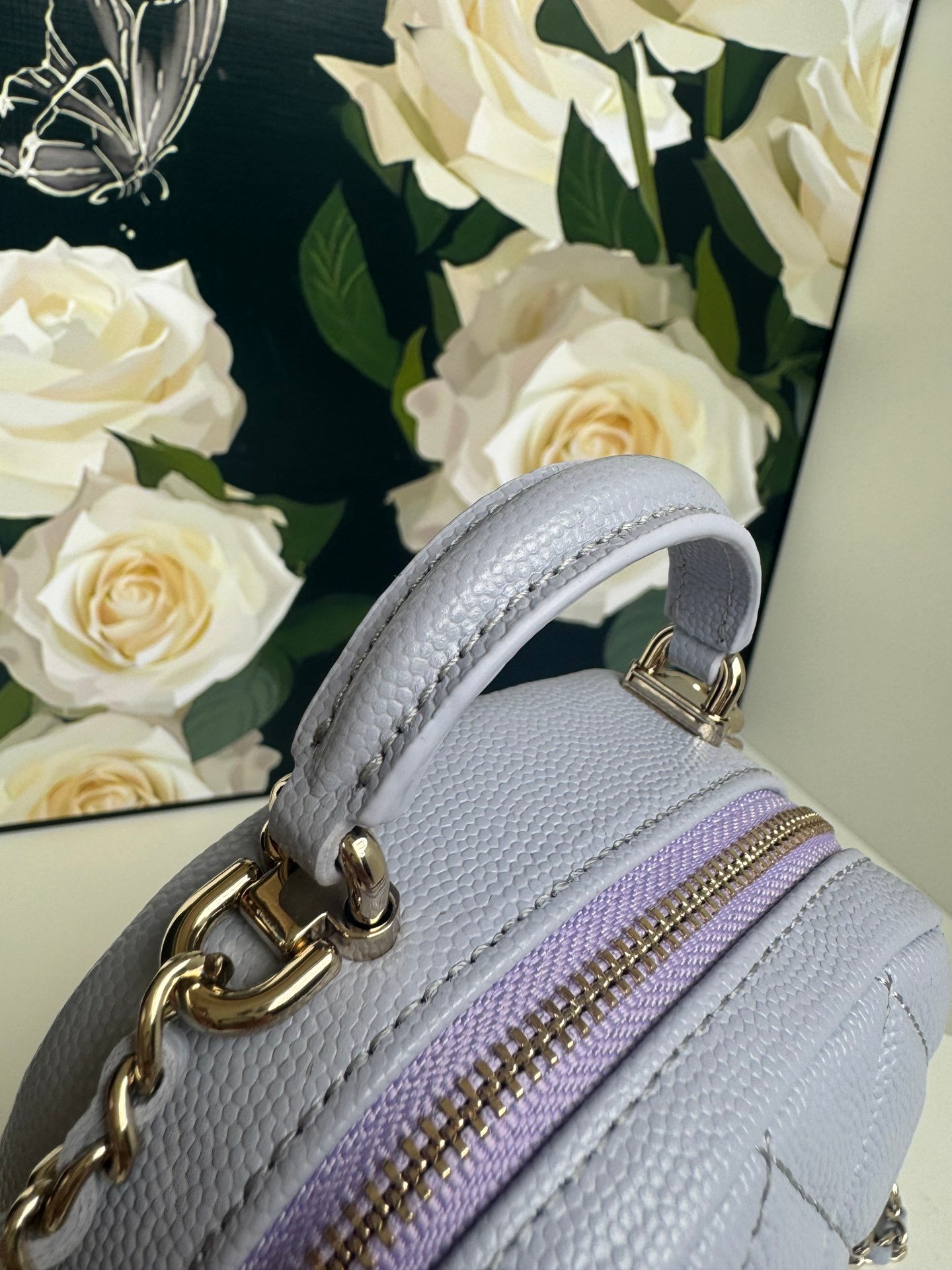 Chanel 24cA mini lychee pattern small shoulders. - Image 4