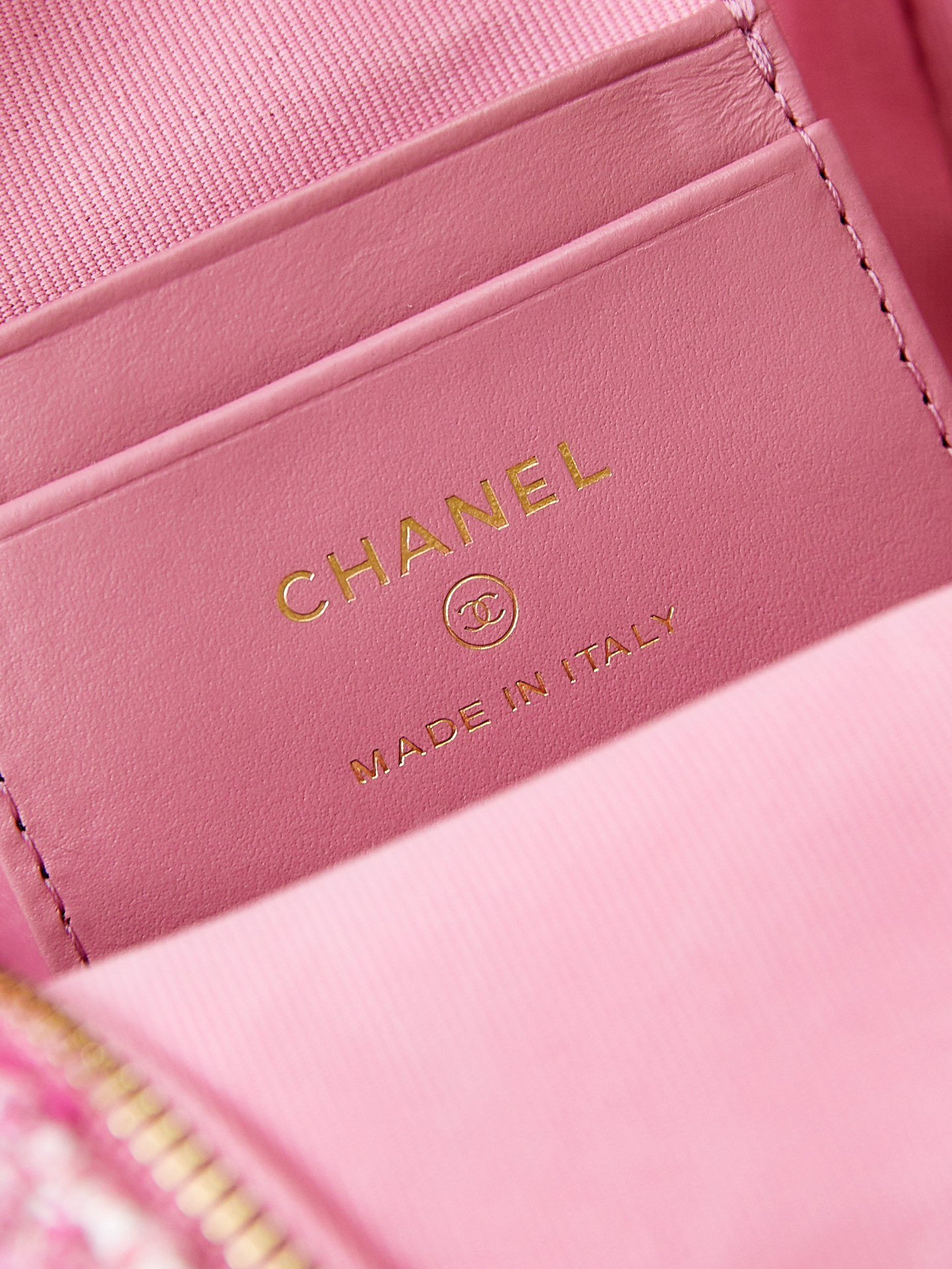 Chanel 24cA mini lychee pattern small shoulders. - Image 9