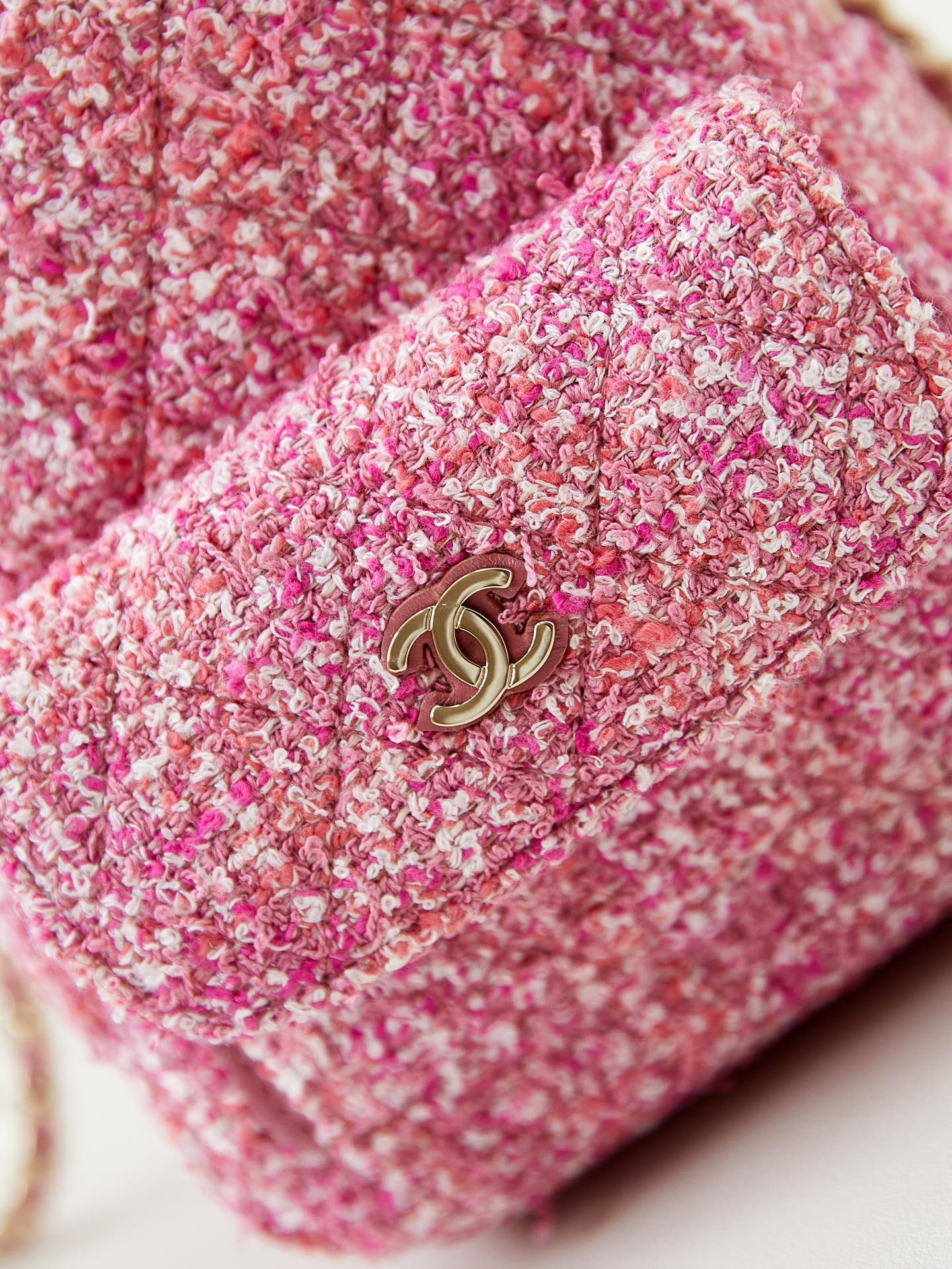 Chanel 24cA mini lychee pattern small shoulders. - Image 2