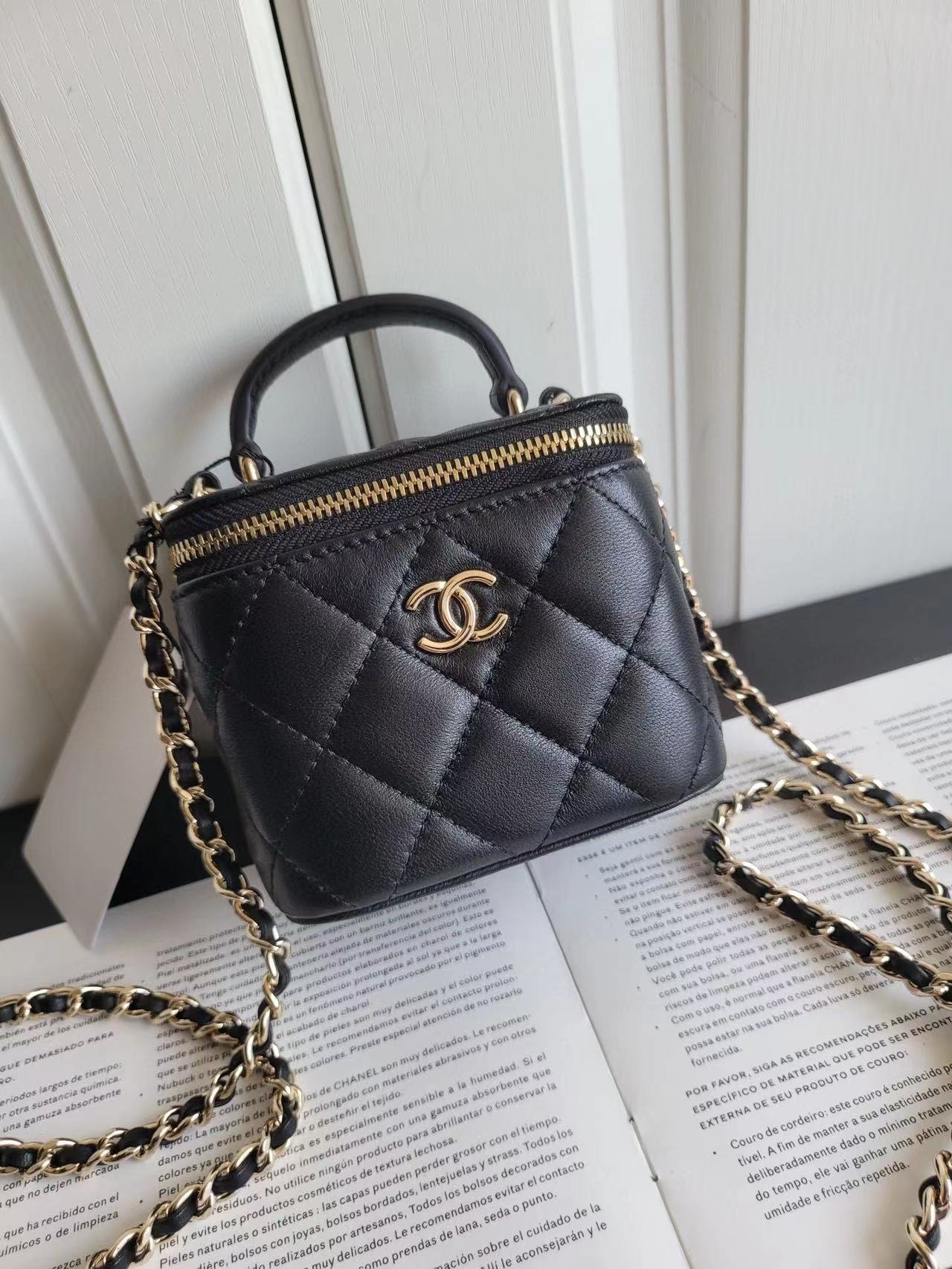 Chanel 2021s autumn and winter new products imported sheepskin portable makeup box Small storage box AY size: 11*8.5*7cm