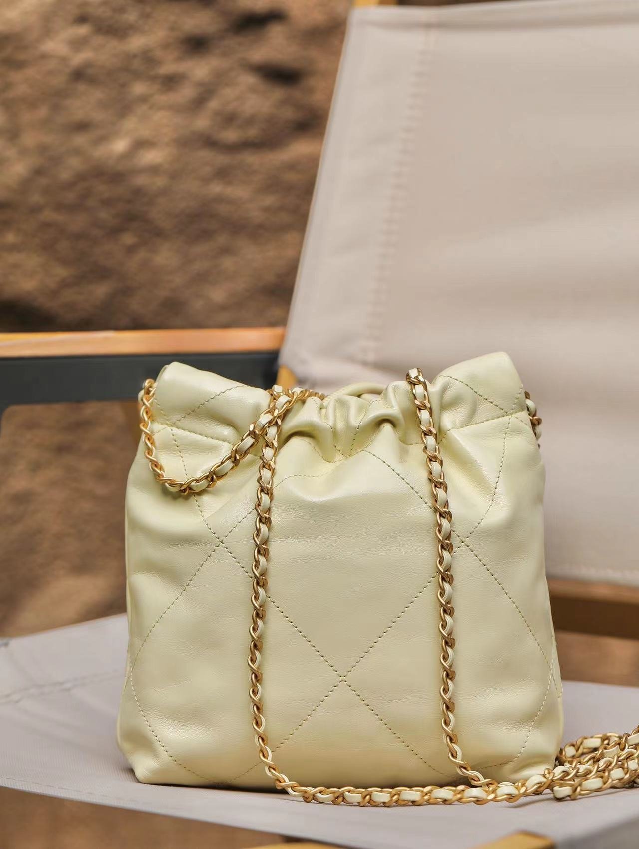 2023
23k spring and summer series catwalk handbag - Image 3