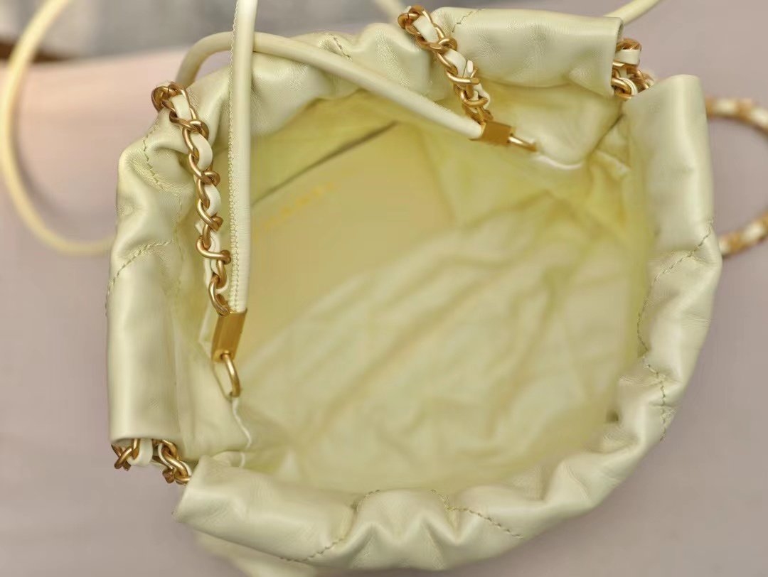 2023
23k spring and summer series catwalk handbag - Image 6