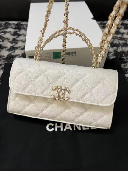 Chane 23p new lychee skin
Chanel's bag