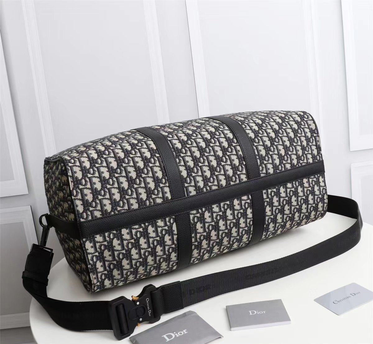 New for the season, this dior lingot 50 handbag is practical yet elegant and distinctive - Image 3