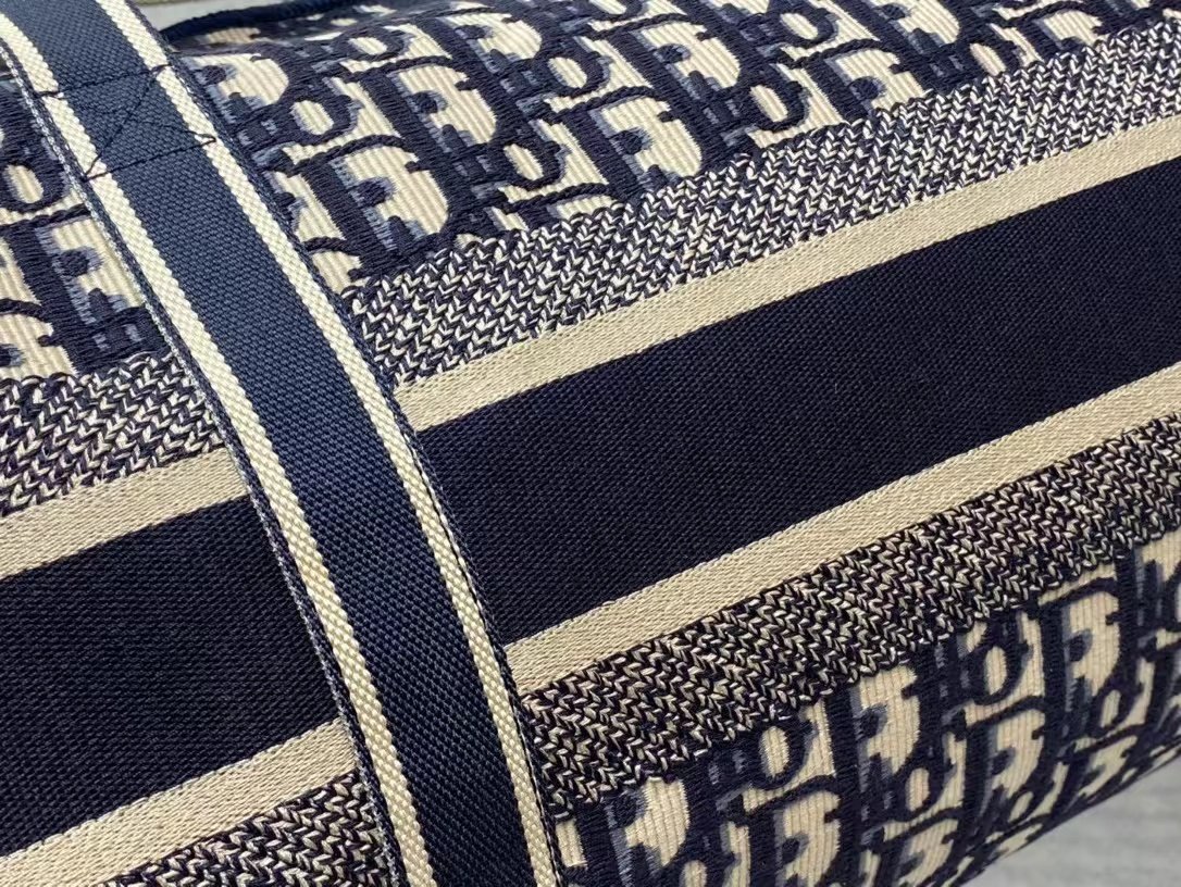 Dior top imported original embroidered canvas travel bag - Image 5