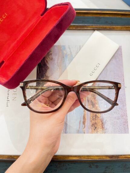 GUCC MODEL: GG1451OKSIZE: 54 port 17-140