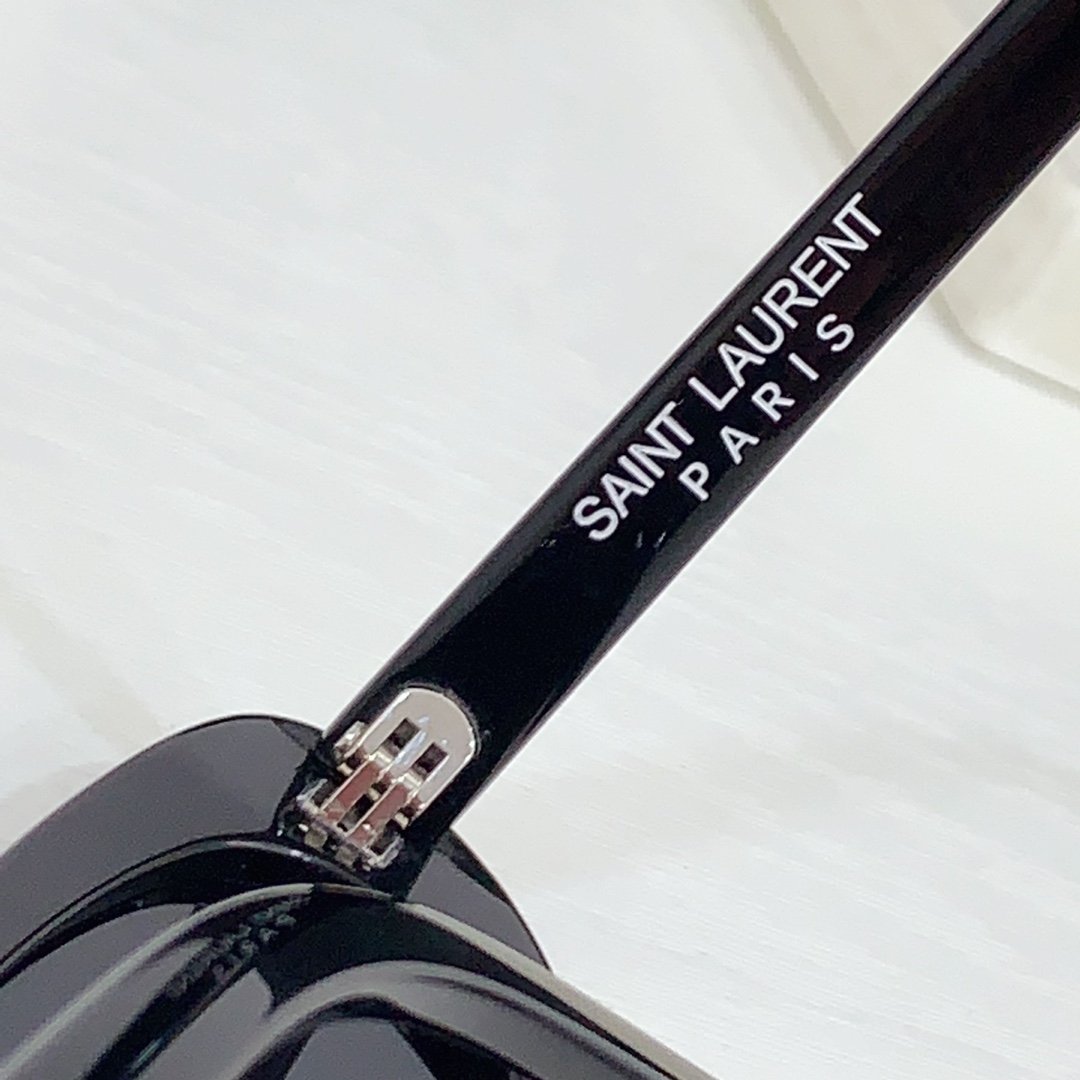 Saint Laurent Mod: SL557 Details - Image 6