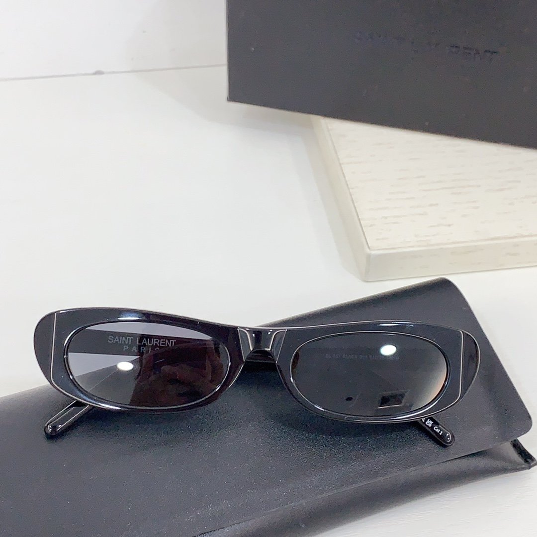 Saint Laurent Mod: SL557 Details