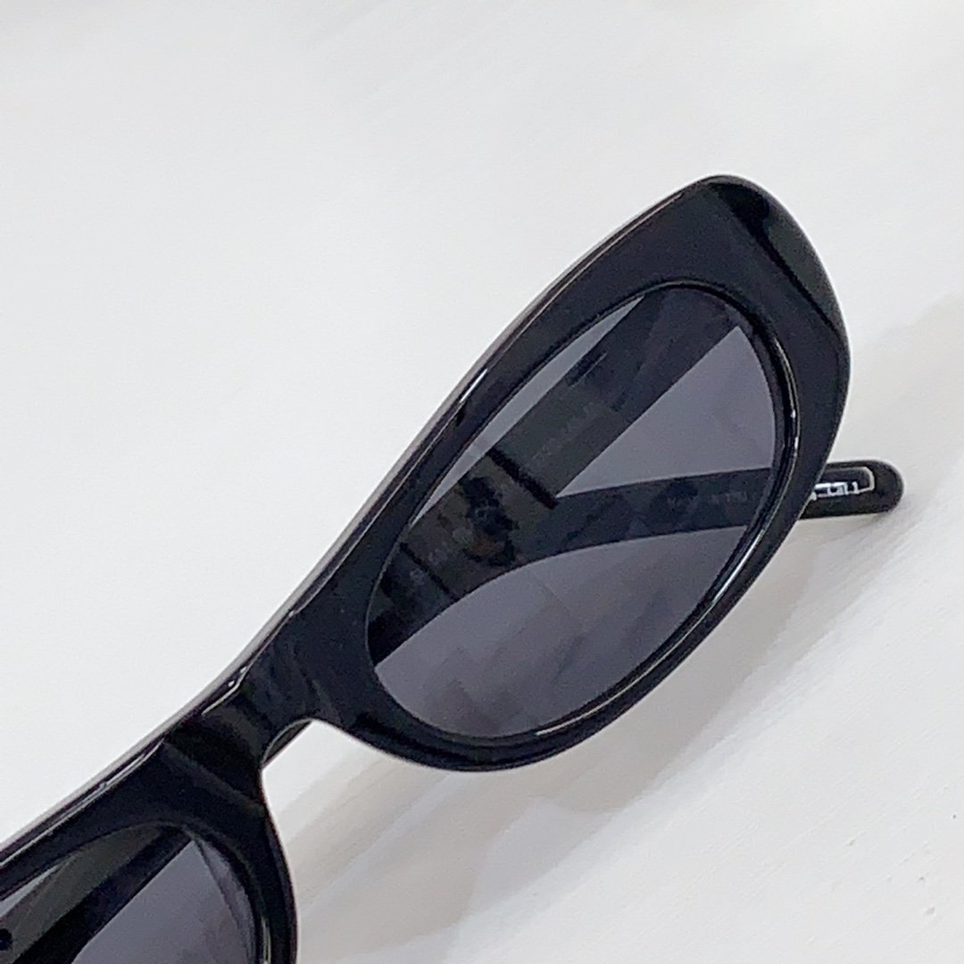 Saint Laurent Mod: SL557 Details - Image 5