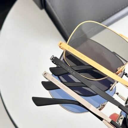 Details Pictures Showcase SAINT RAUREN*
MODEL: SLM653 leon
SIZE: 59-13-140