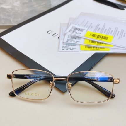 【GUCC】 Model ： GG1586O ° Size ： 56 口 18-145