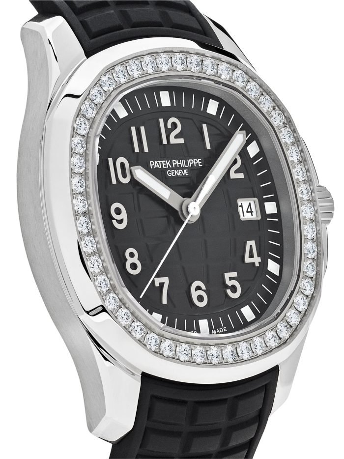 Black dial with black silicone strap watch 38.8 mm - Image 4