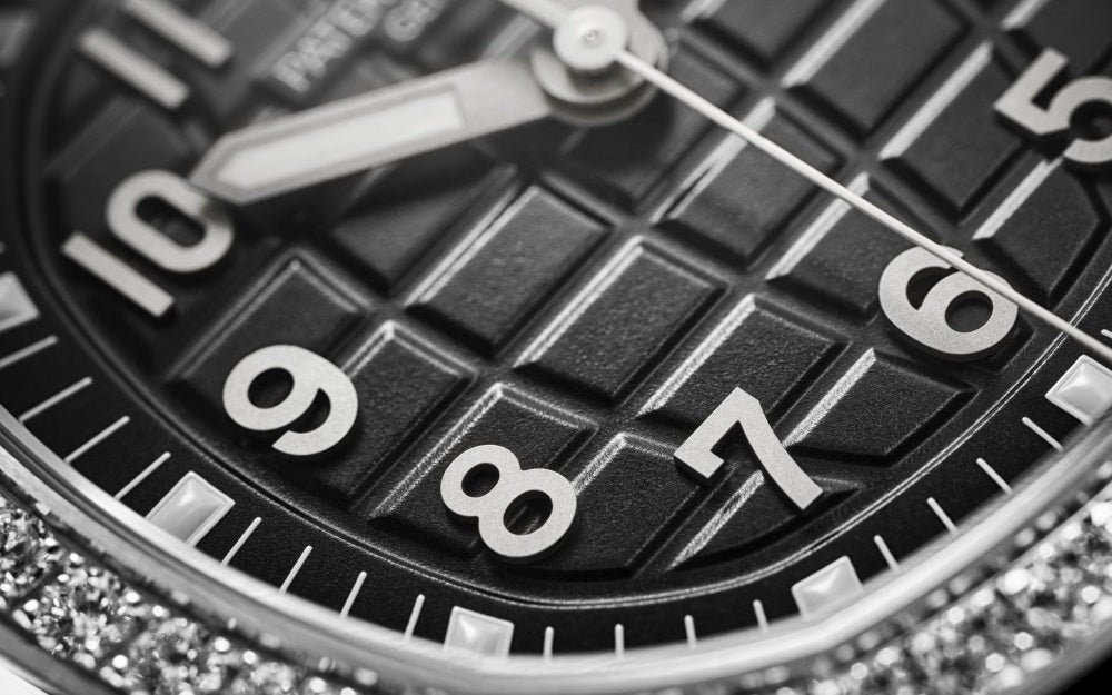 Black dial with black silicone strap watch 38.8 mm - Image 14