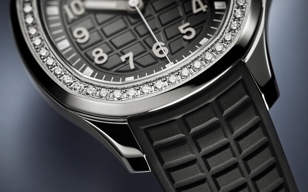 Black dial with black silicone strap watch 38.8 mm - Image 13