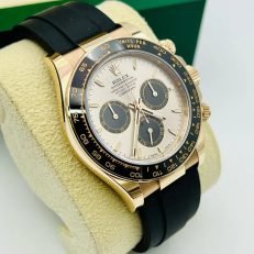 The Oyster Perpetual Cosmograph Daytona in 18 ct Everose gold features a sunrise gold and gloss black dial and an Oysterflex strap with a black Cerachrom bezel with tachymeter. -m126515ln-0006 40mm - Image 21