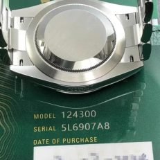 The Oyster Perpetual 41 is presented with a bright blue dial and an Oyster bracelet. -m124300-0003 - Image 25