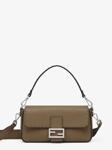 Baguette Medium 612 Hand-Sewn Topstitches