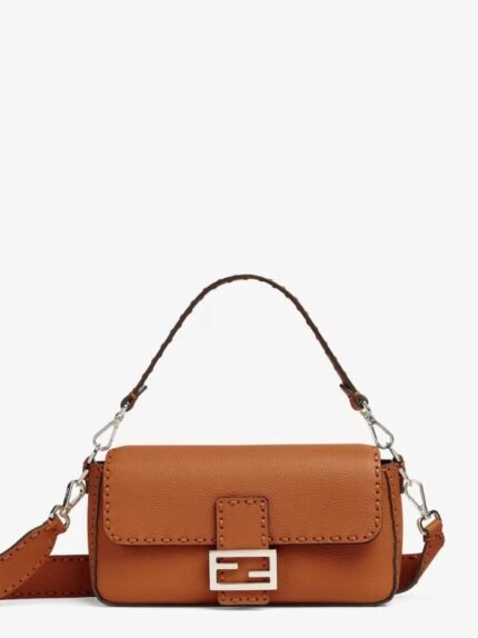 Baguette Medium 612 Hand-Sewn Topstitches